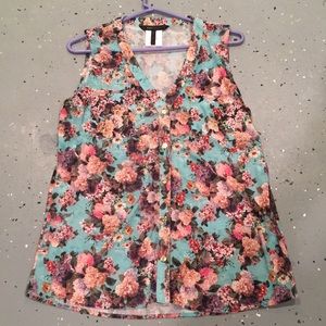 BCBG Sleeveless floral top